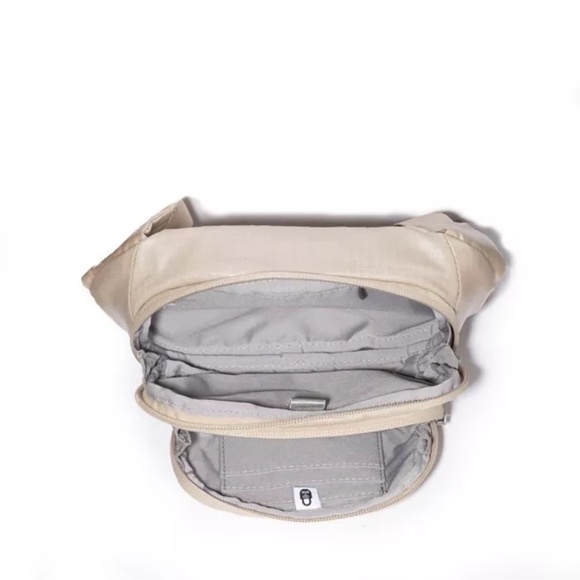 NEW! Baggallini On the Go Waist Belt Pack Tan "Chalk Gloss" Ripstop $70 - Picture 15 of 15
